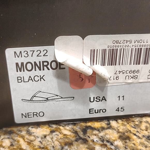 Rare Born Monroe Black Sandals Size 11 USA Model M3722